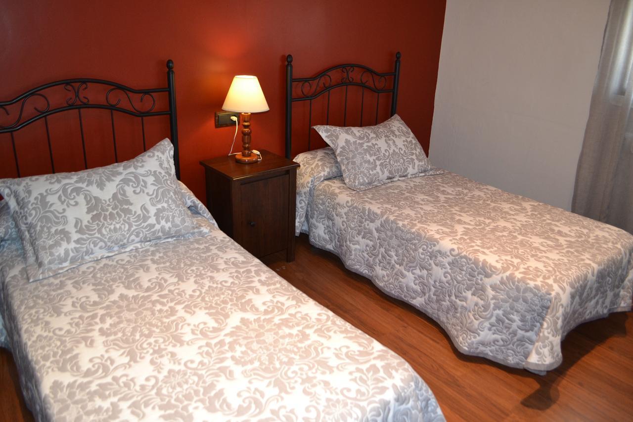 Hostal Pension La Ruta Paterna del Campo Ngoại thất bức ảnh