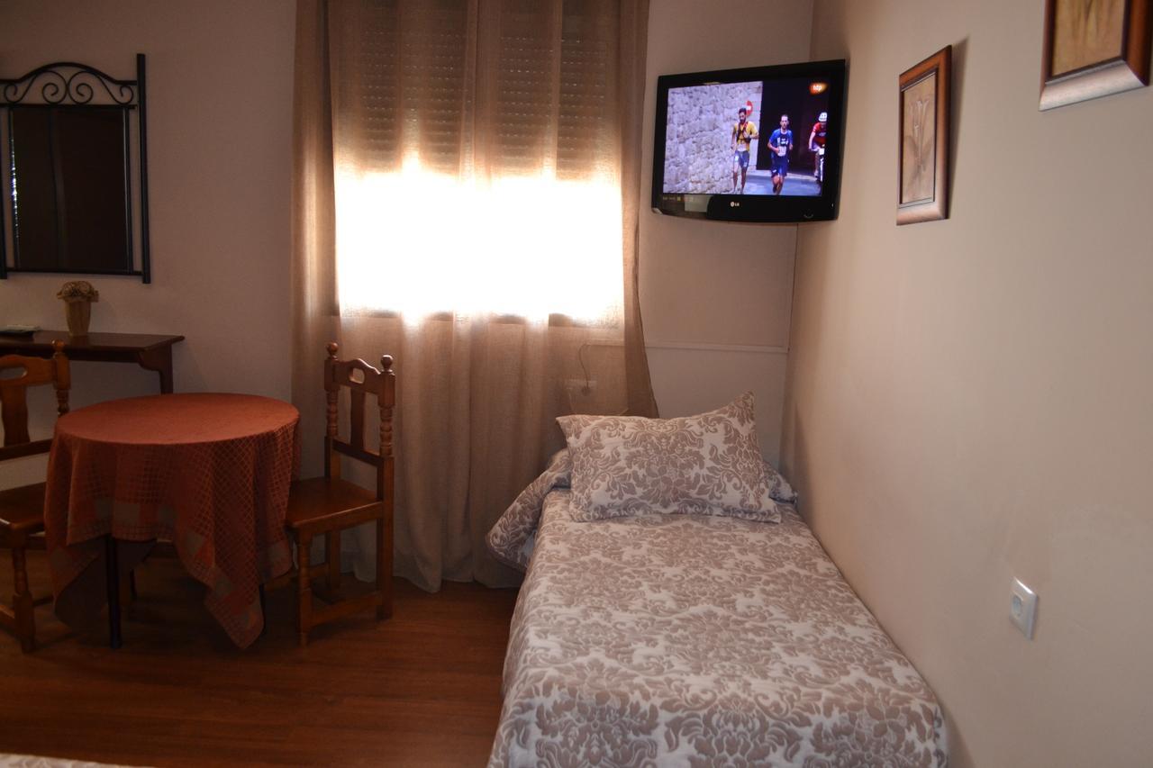 Hostal Pension La Ruta Paterna del Campo Ngoại thất bức ảnh